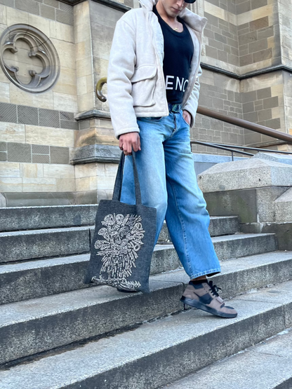 Ebon Étoile Tote Bag